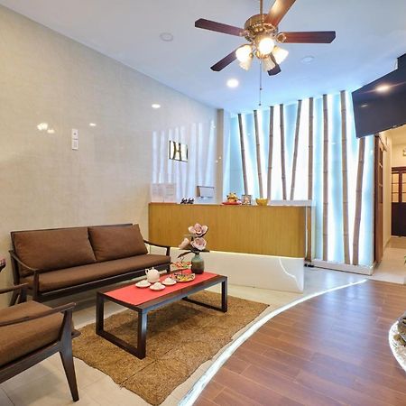 Pham Van Sakura Hotel Thuan An Dış mekan fotoğraf