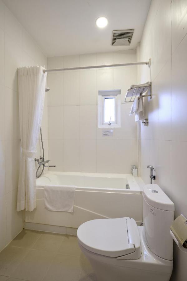 Pham Van Sakura Hotel Thuan An Dış mekan fotoğraf